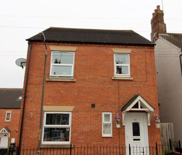 2 bedroom detached house to rent - Photo 1
