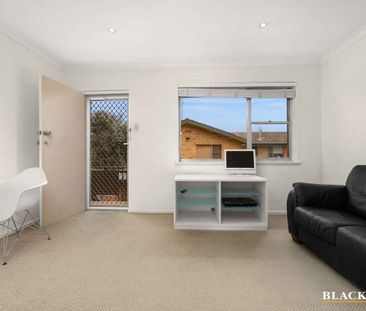 One Bedroom Apartment - Photo 2