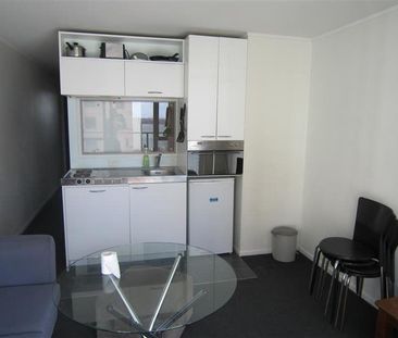2 Bedrooms on Kingston Street - Photo 5