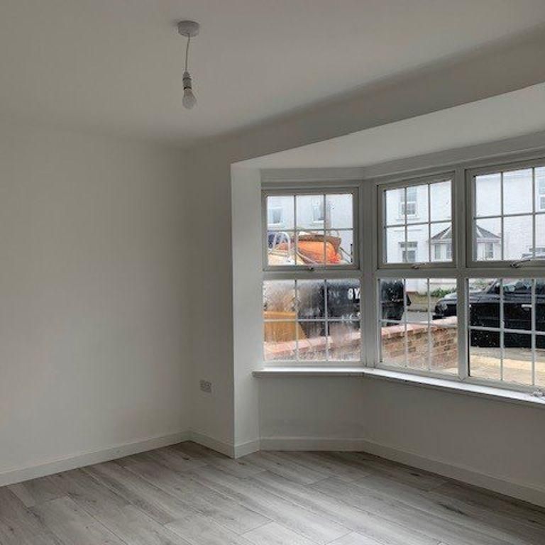 6 bedroom house to rent - Photo 1