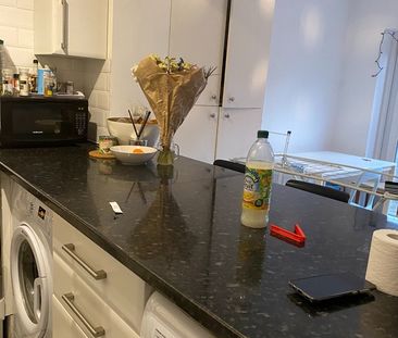 Room in a Shared House, Orchid St, W12 - Photo 3