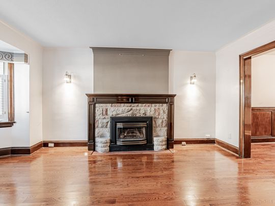 For Lease - 7 Duplex Crescent, Toronto, Ontario - Photo 1