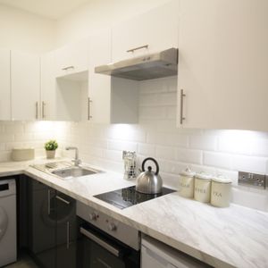 Flat 1C, 22 Kelso Road, LS2 9PR, Leeds - Photo 2