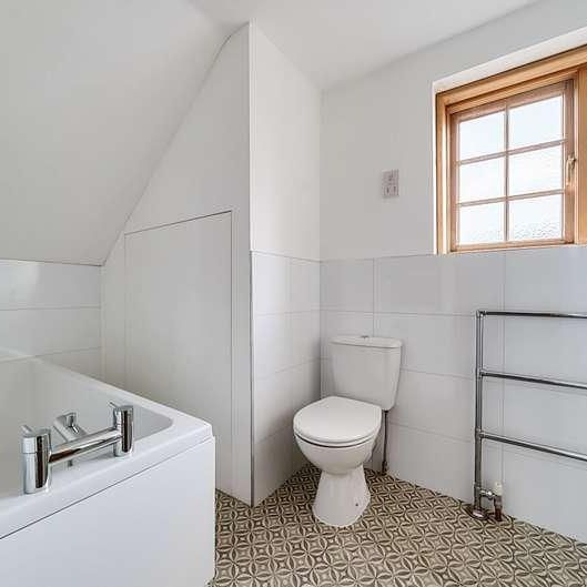 Harrow Cottage, Deacon Close, Cobham, Surrey, KT11 - Photo 1