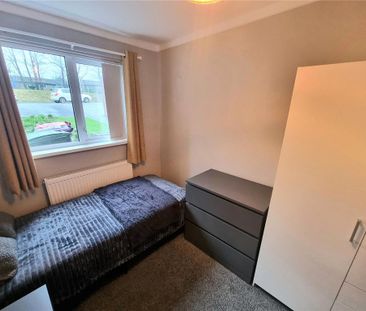 1 bedroom in a house share to rent - Photo 2