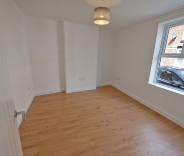 3 bedroom end of terrace house to rent - Photo 5