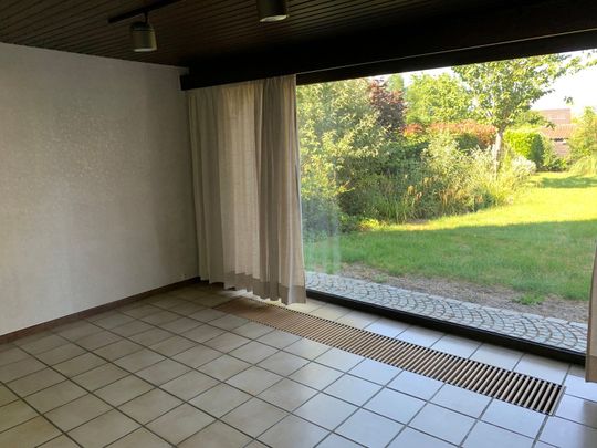 RUIME WONING MET 3 SLAAPKAMERS EN PRACHTIGE TUIN - Photo 1