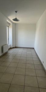 Location Appartement 1 pièce 19m² COULOMMIERS 77120 - Photo 4