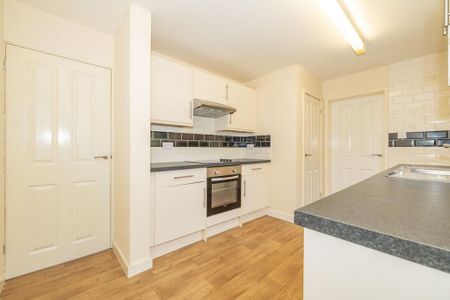 2 bedroom terraced house to rent - Photo 2