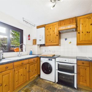 Woodmancott Close, Bracknell Woodmancott Close, Bracknell - Photo 3