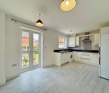 4 bedroom semi-detached house to rent - Photo 5
