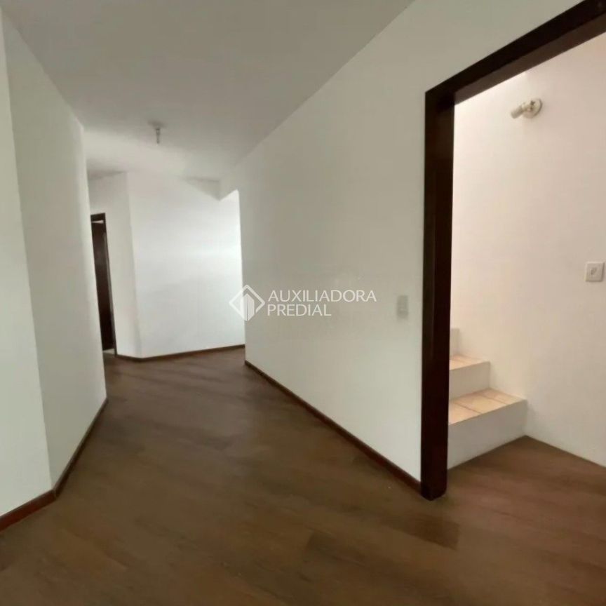Casa com 4 quartos e 343m² para alugar em Itaguaçu, Florianópolis. - Photo 1