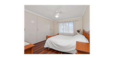 Generous 650m² home with versatile spaces perfect for work, relaxation or entertainment. - Photo 5