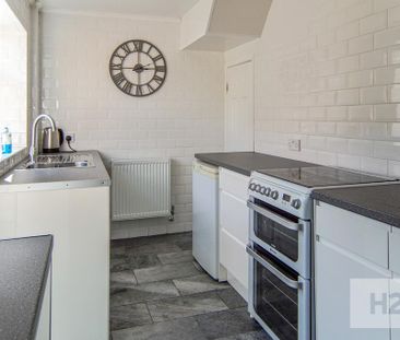 3 bedroom semi-detached house to rent - Photo 6