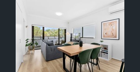 Rare find - Stylish first-floor apartment with leafy views - Photo 3