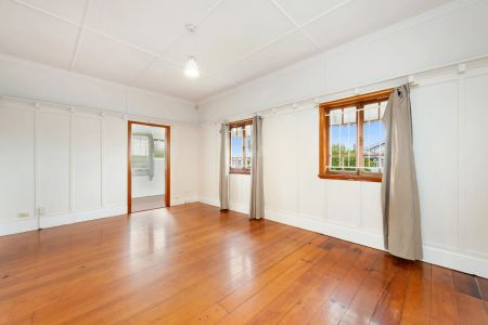 Spacious Family Home with City Views in Prime Coorparoo Location - Photo 2