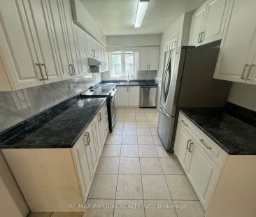 Detached Home For Lease | N9250381 - Photo 6
