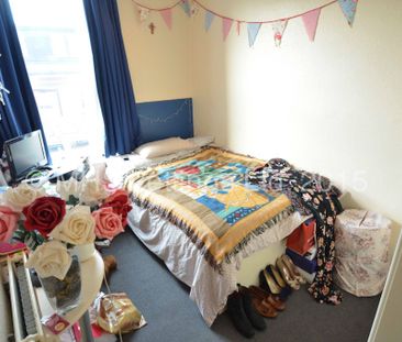 4 Bedroom Mid Terraced House for rent in Mayville Street - Photo 2