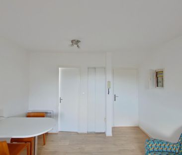 Location Appartement 1 pièce Meublé 16m² CHATELLERAULT 86100 - Photo 2