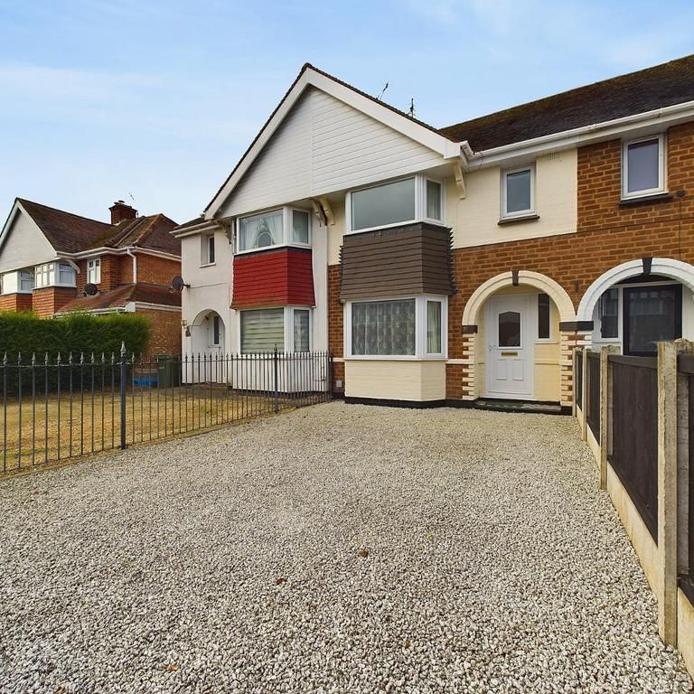 3 bedroom terraced house to rent - Photo 1