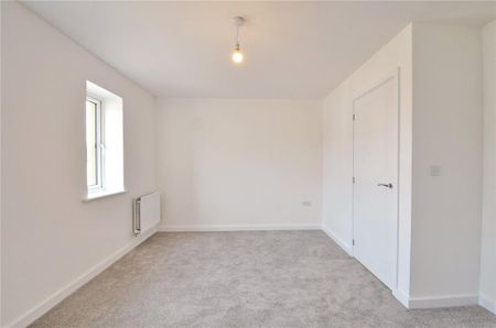 4 bedroom semi-detached house to rent - Photo 5