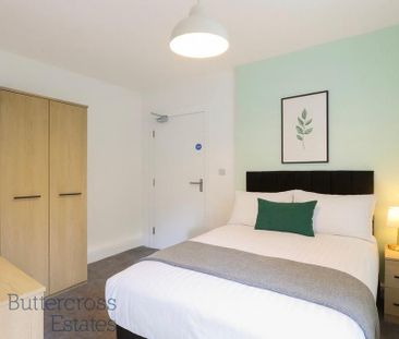 1 bedroom in a house share to rent - Photo 2