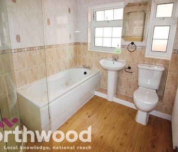 5 bedroom detached house to rent - Photo 4