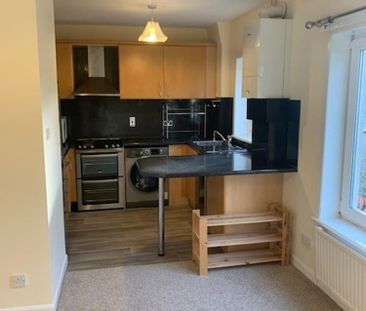 3 bedroom flat to rent - Photo 5