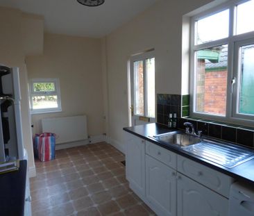 3 bedroom semi-detached house to rent - Photo 3