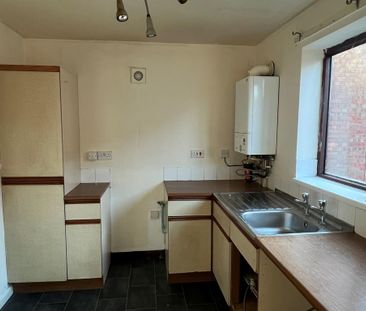 2 bedroom ground floor flat to rent - Photo 3