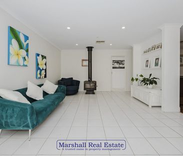 Family Home in Carramar with a Pool! - Photo 4