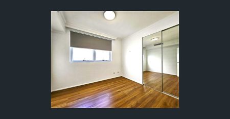 Spacious Two-Bedroom Apartment in the Heart of Sydney CBD - Photo 3