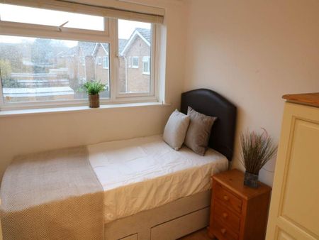 5 bedroom detached house to rent - Photo 4