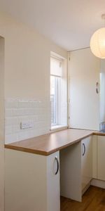 2 bedroom semi-detached house to rent - Photo 3