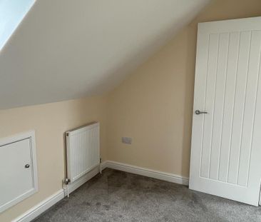 3 bedroom end of terrace house to rent - Photo 3