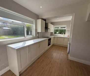 10 Lille Park, Belfast, BT10 0LR - Photo 2