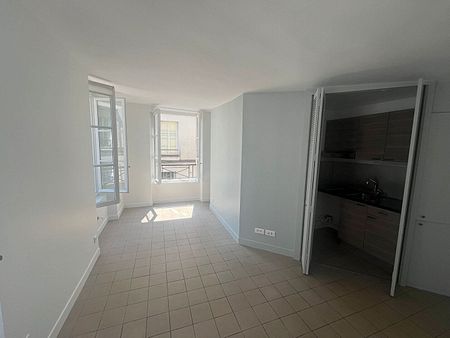 SAINT THOMAS D'AQUIN Rue de lille Grand studio 30m² - Photo 3