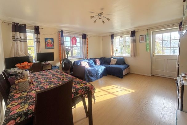 Kingsway, Woking, Surrey, GU21 - Photo 1