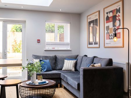 Luxury 6 bedroom, ensuite Student House Room 7 - Photo 3