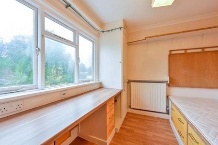 4 bedroom detached house to rent - Photo 2