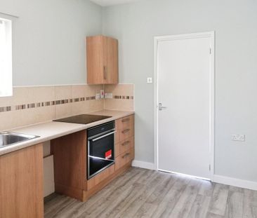 3 bedroom semi-detached house to rent - Photo 6