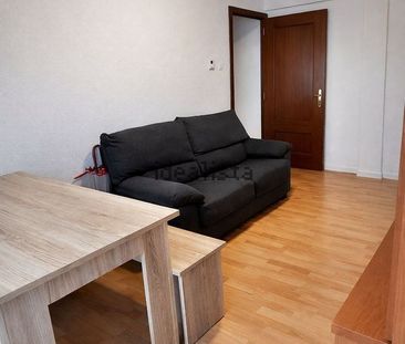 Alquiler de piso en Calle Trasmiera - Foto 2