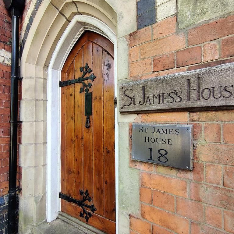 5 bedroom detached house to rent - Photo 1