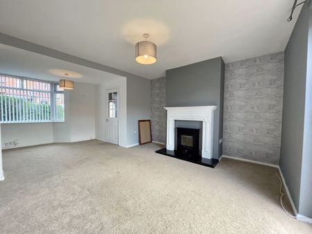 Kenton, Newcastle Upon Tyne - Photo 2