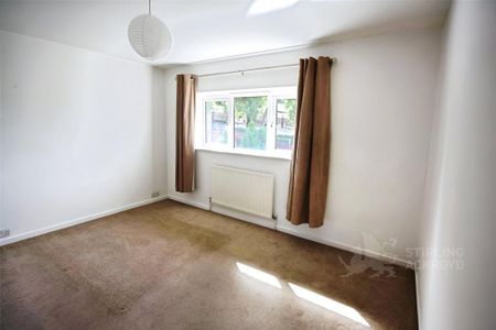 3 bedroom semi-detached house to rent - Photo 3