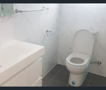 Granny Flate Close to Sevenhills Shop ,School and Station - Photo 4