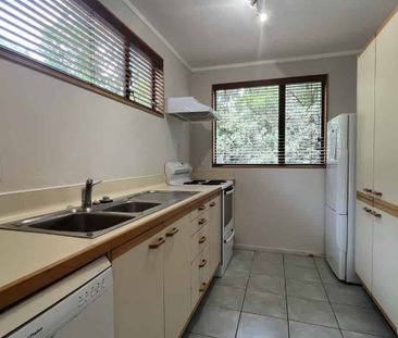 Three Bedrooms, Ngaio - Photo 3