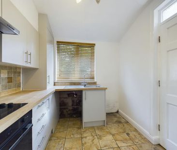2 bedroom terraced house to rent - Photo 3