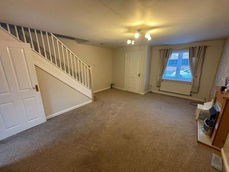 3 bedroom semi-detached house to rent - Photo 2