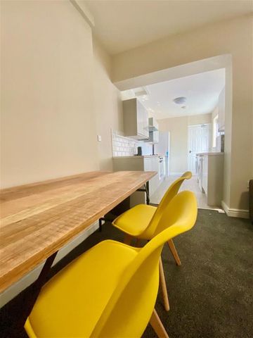 5 bedroom private hall to rent - Photo 2